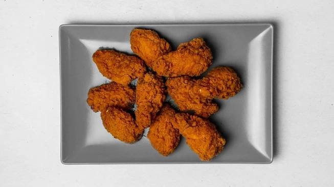 Obalovaná kuřecí křídla HOT 1 kg