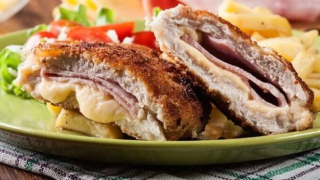 Obalovaný kuřecí Cordon Bleu 160g/ks prsní svalovina 1kg